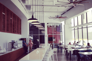 Lunch at Hawaiian Airlines