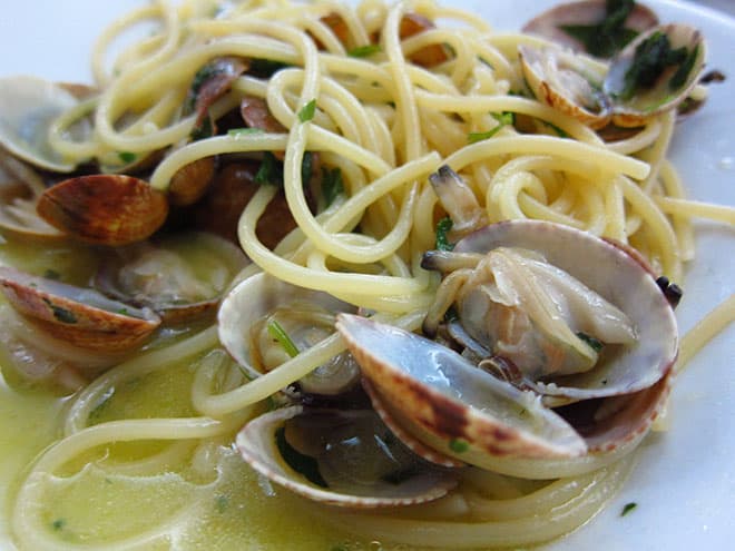 spaghetti-vongole spaghetti-vongole