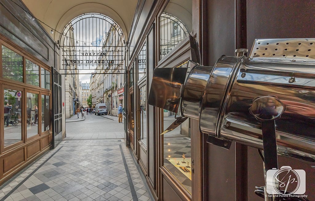 Palais Royal quarter and the covered passages of Paris