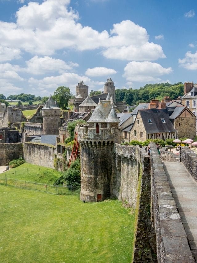 Chateau de Fougeres – Medieval Life in Fougeres France